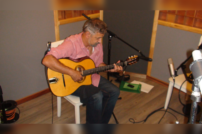 musician at gussy sound